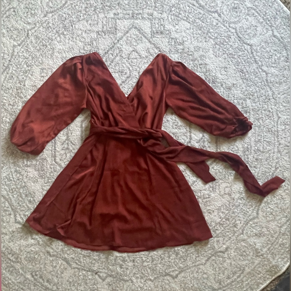 Banana republic dress. Double V neck. Size 8. Never won.